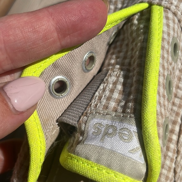 Like new khaki tan gingham pull-on Keds with florescent trim - Picture 3 of 7